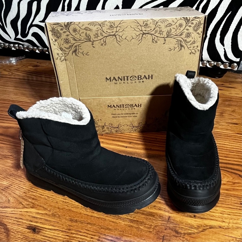 Manitobah Mukluks Black Suede Puffer Shearling‎ Lined Winter Boots Women's